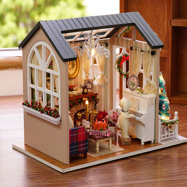Christmas Themed Living Room Dollhouse