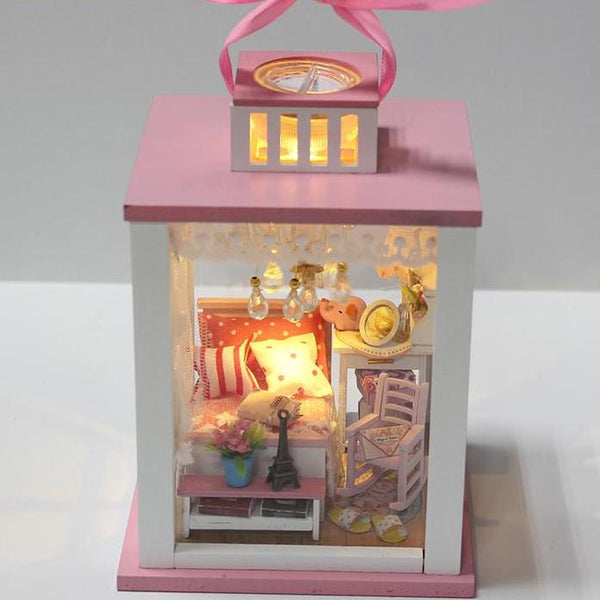 Lamp Bedroom Dollhouse with Ribbon Holder